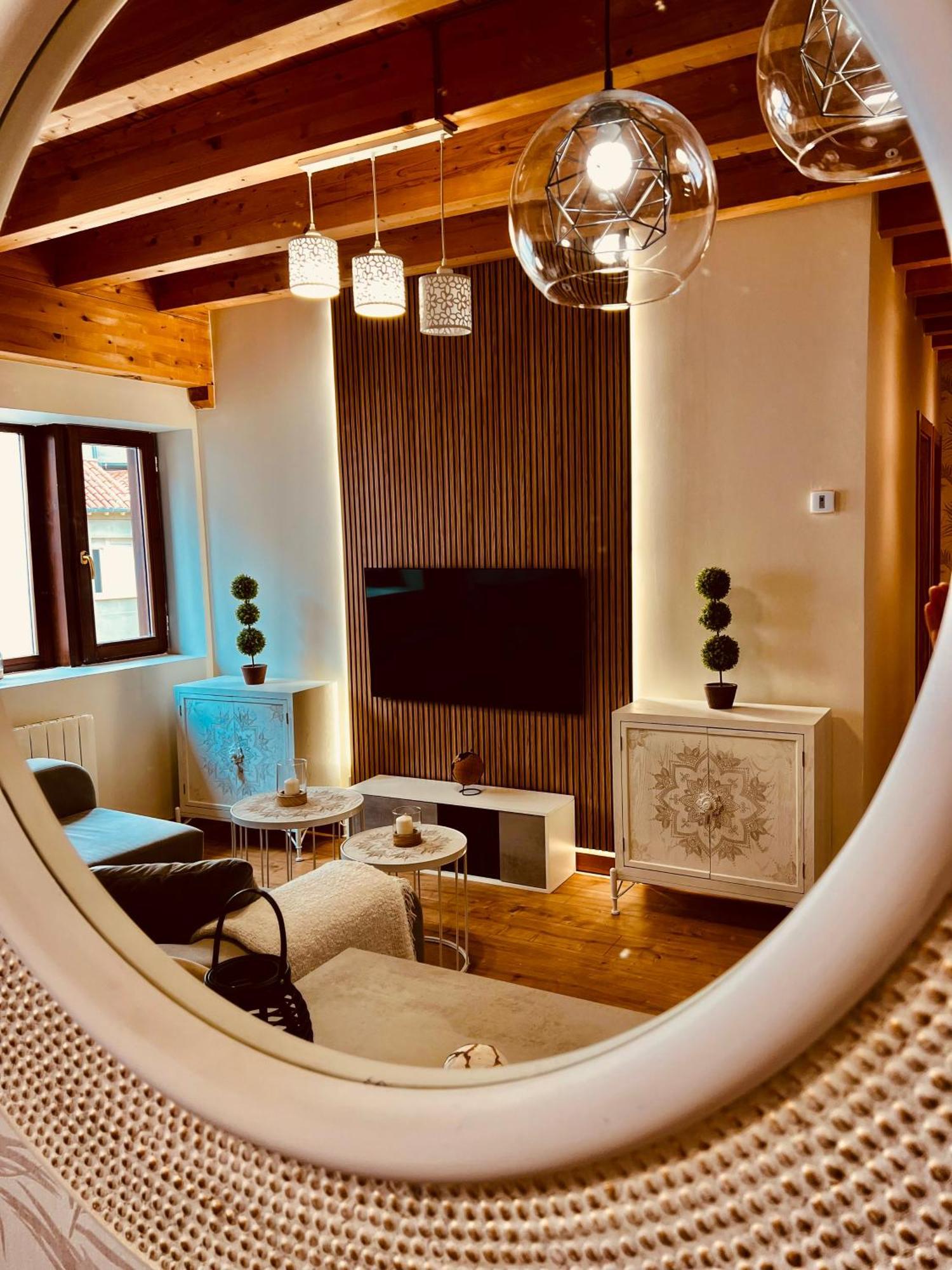 El Capricho De Claudia_ Apartamentos Burgos Catedral Ngoại thất bức ảnh